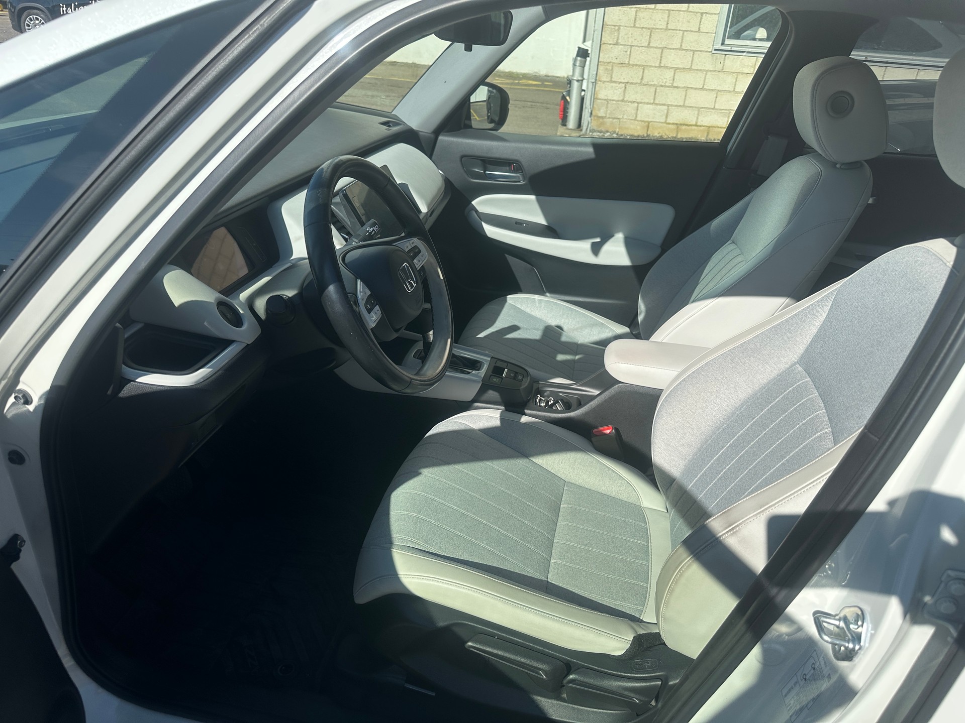 HONDA Jazz 1.5i-MMD Elegance E-CVT-image-8
