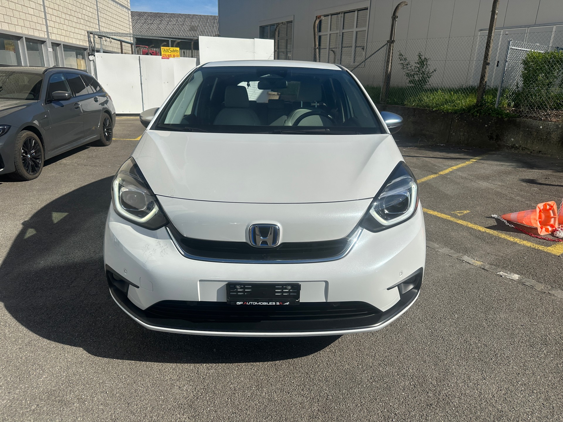 HONDA Jazz 1.5i-MMD Elegance E-CVT-image-1