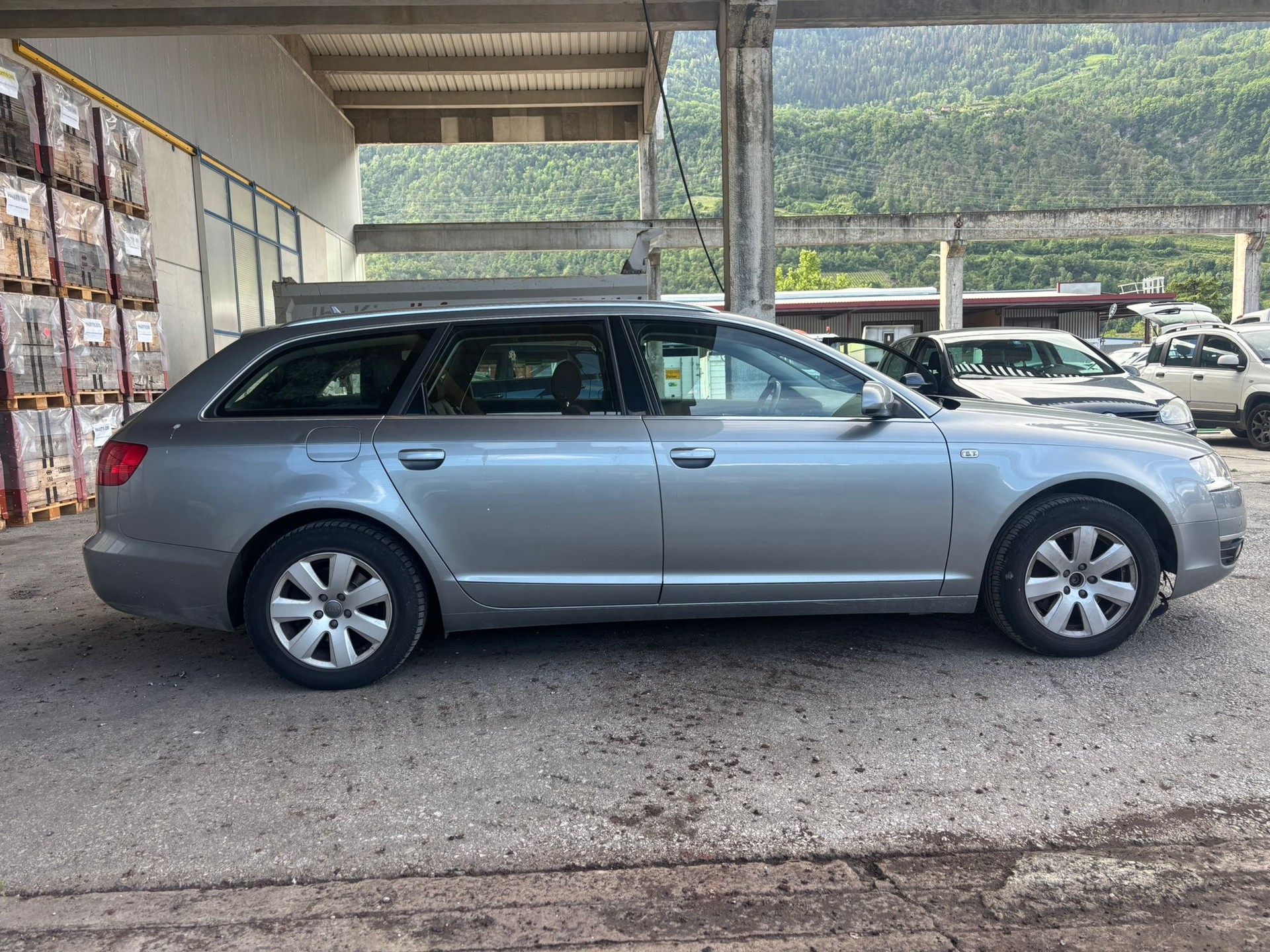 AUDI A6 Avant 3.0 V6 TDI quattro-image-2