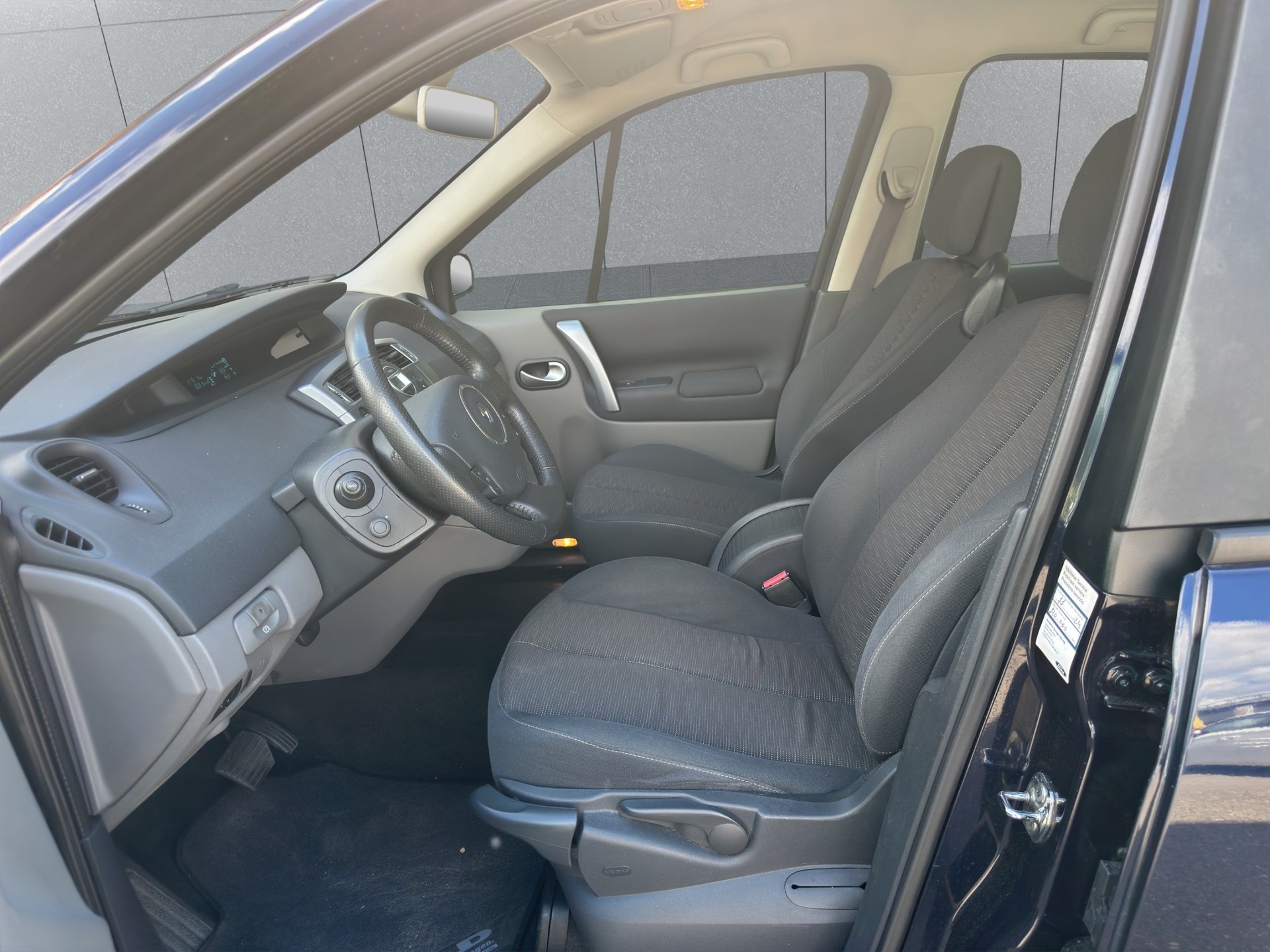 RENAULT Scénic 2.0 16V Fairway Automatic-image-8