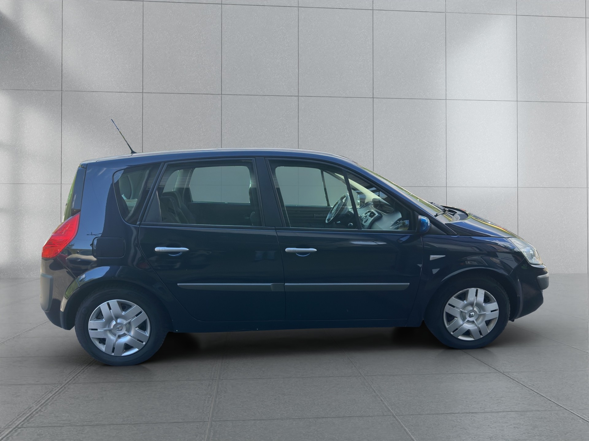 RENAULT Scénic 2.0 16V Fairway Automatic-image-6