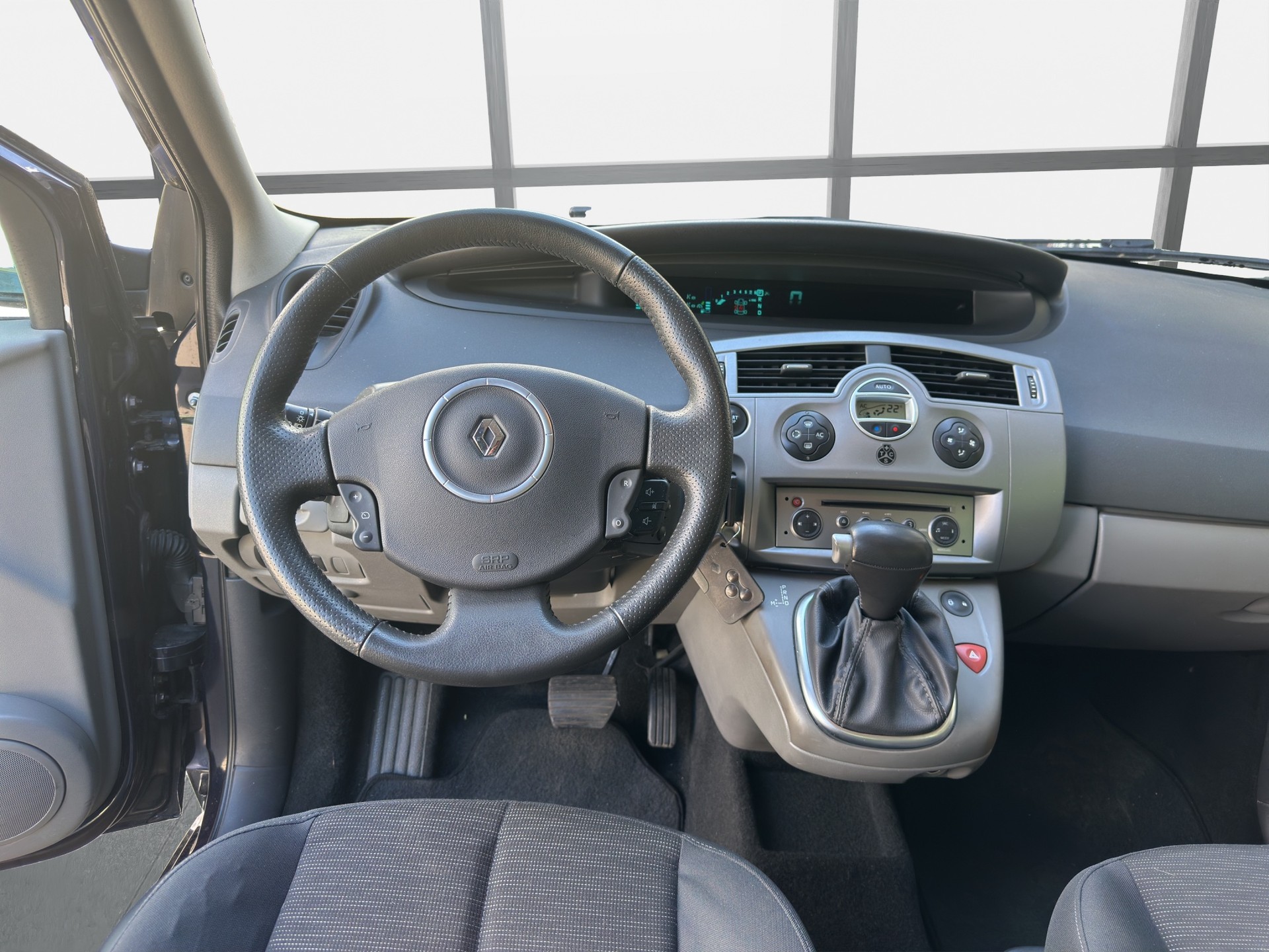RENAULT Scénic 2.0 16V Fairway Automatic-image-9