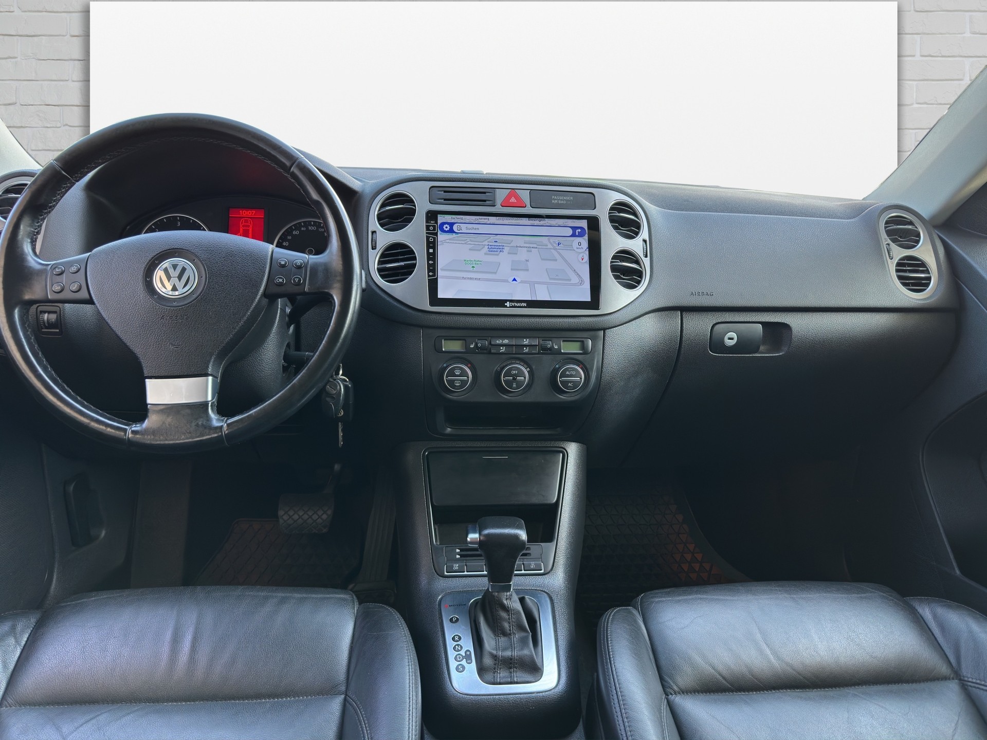 VW Tiguan 2.0 TDI Sport&Style Tiptronic-image-8