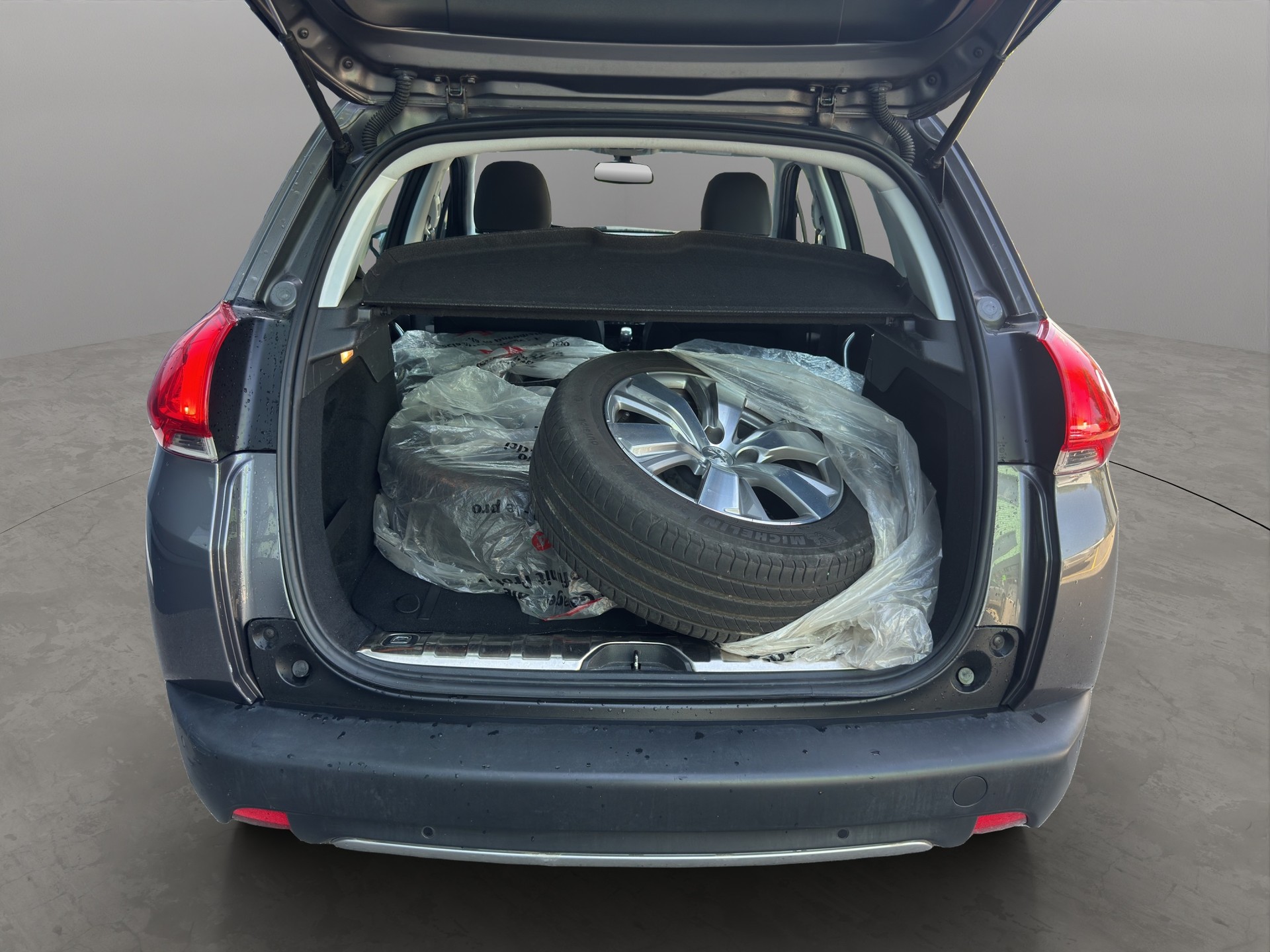 PEUGEOT 2008 1.6 e-HDi Crossway-image-17