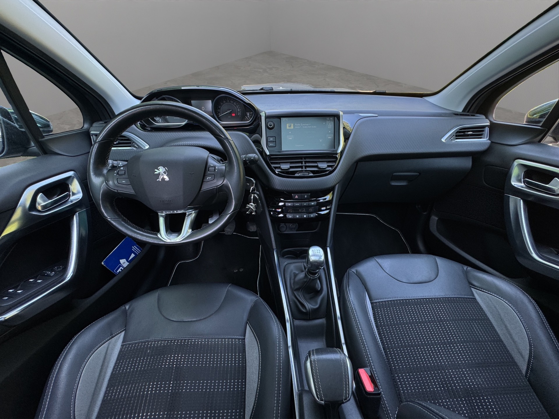 PEUGEOT 2008 1.6 e-HDi Crossway-image-12