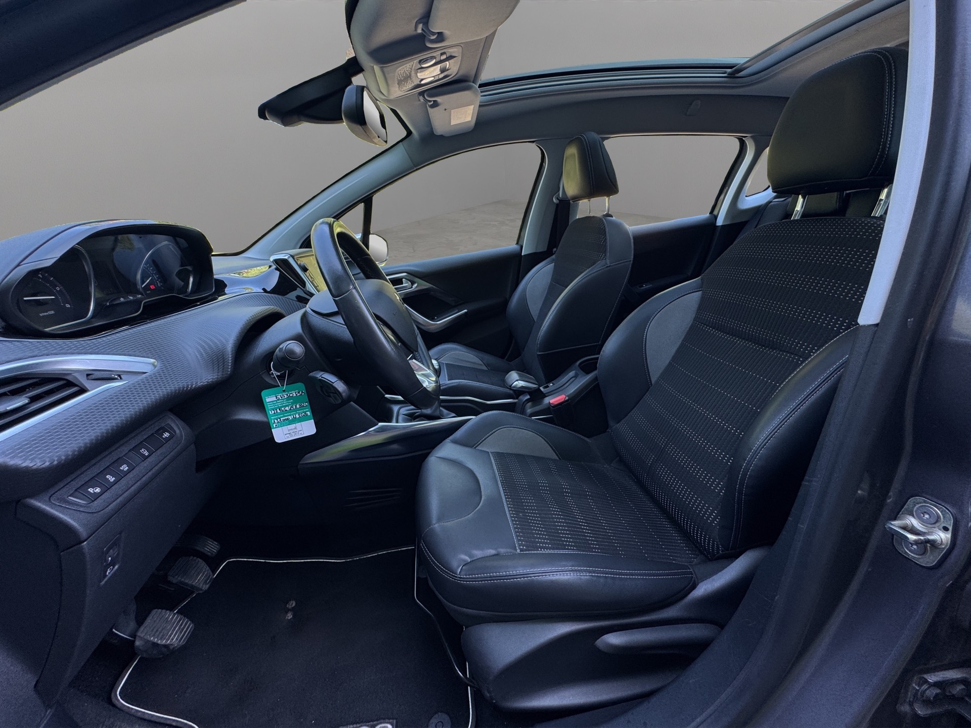 PEUGEOT 2008 1.6 e-HDi Crossway-image-8