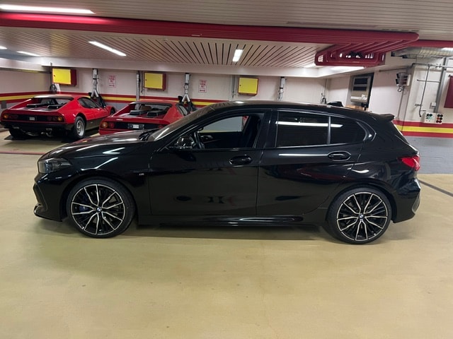 BMW M135i xDrive Steptronic, top Ausstattung, 8-fach bereift, Modell 2021-image-2