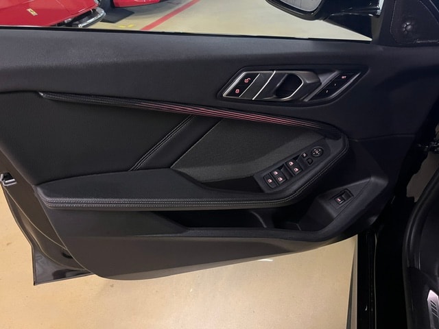 BMW M135i xDrive Steptronic, top Ausstattung, 8-fach bereift, Modell 2021-image-9