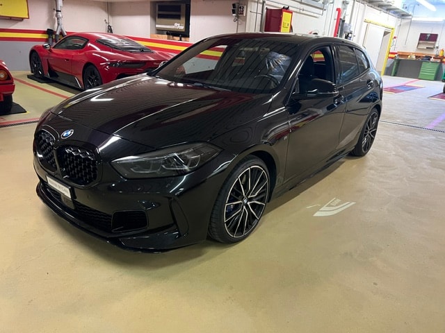 BMW M135i xDrive Steptronic, top Ausstattung, 8-fach bereift