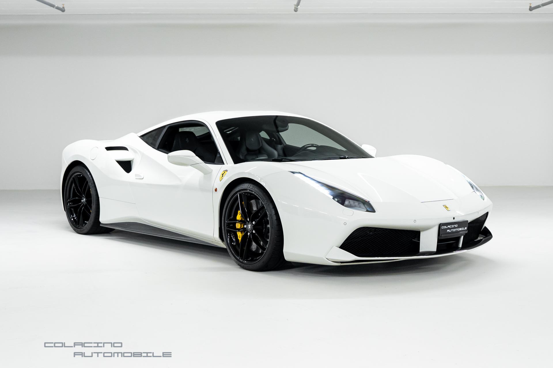 FERRARI 488 GTB 3.9 V8-showroom-element-2