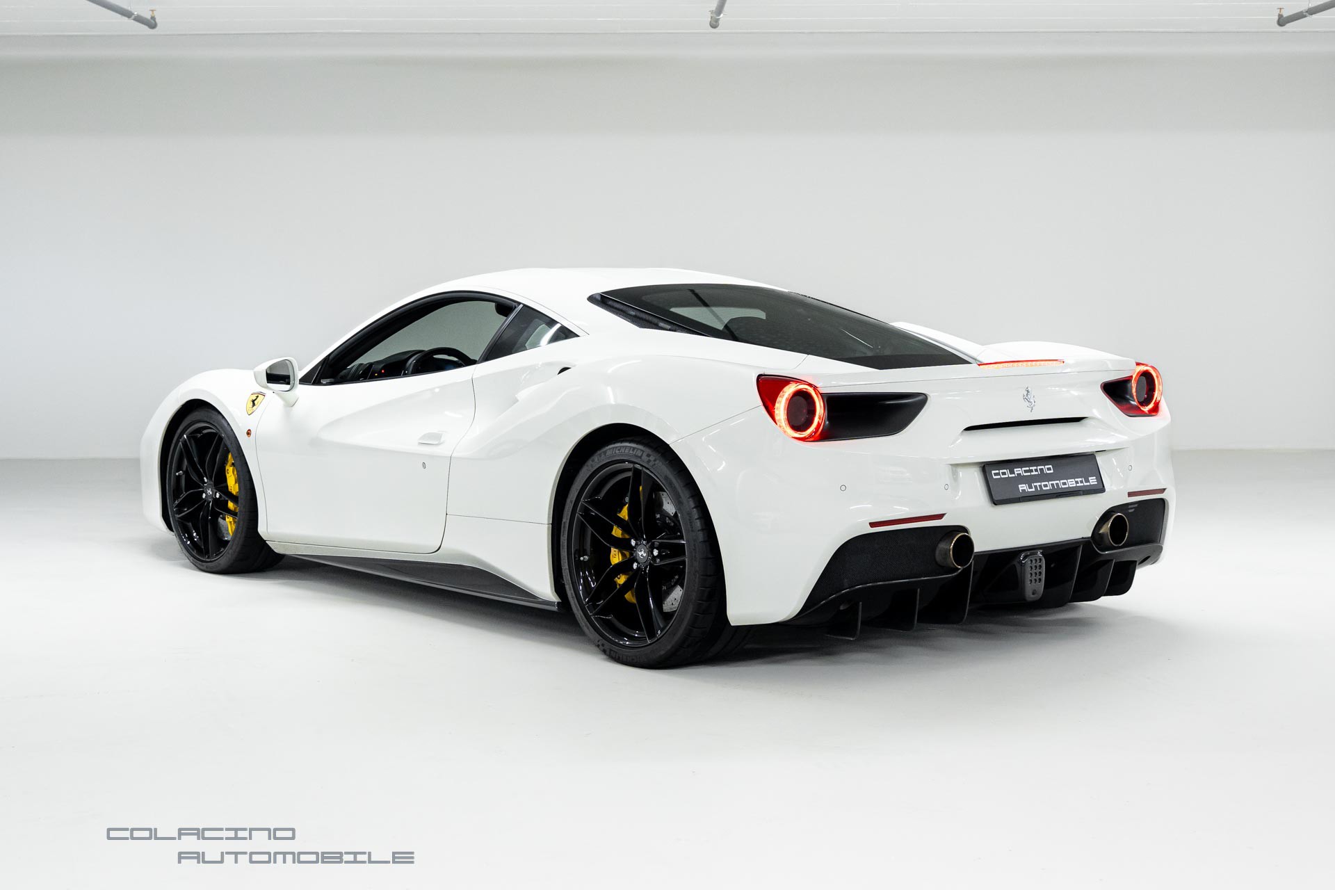 FERRARI 488 GTB 3.9 V8-showroom-element-3