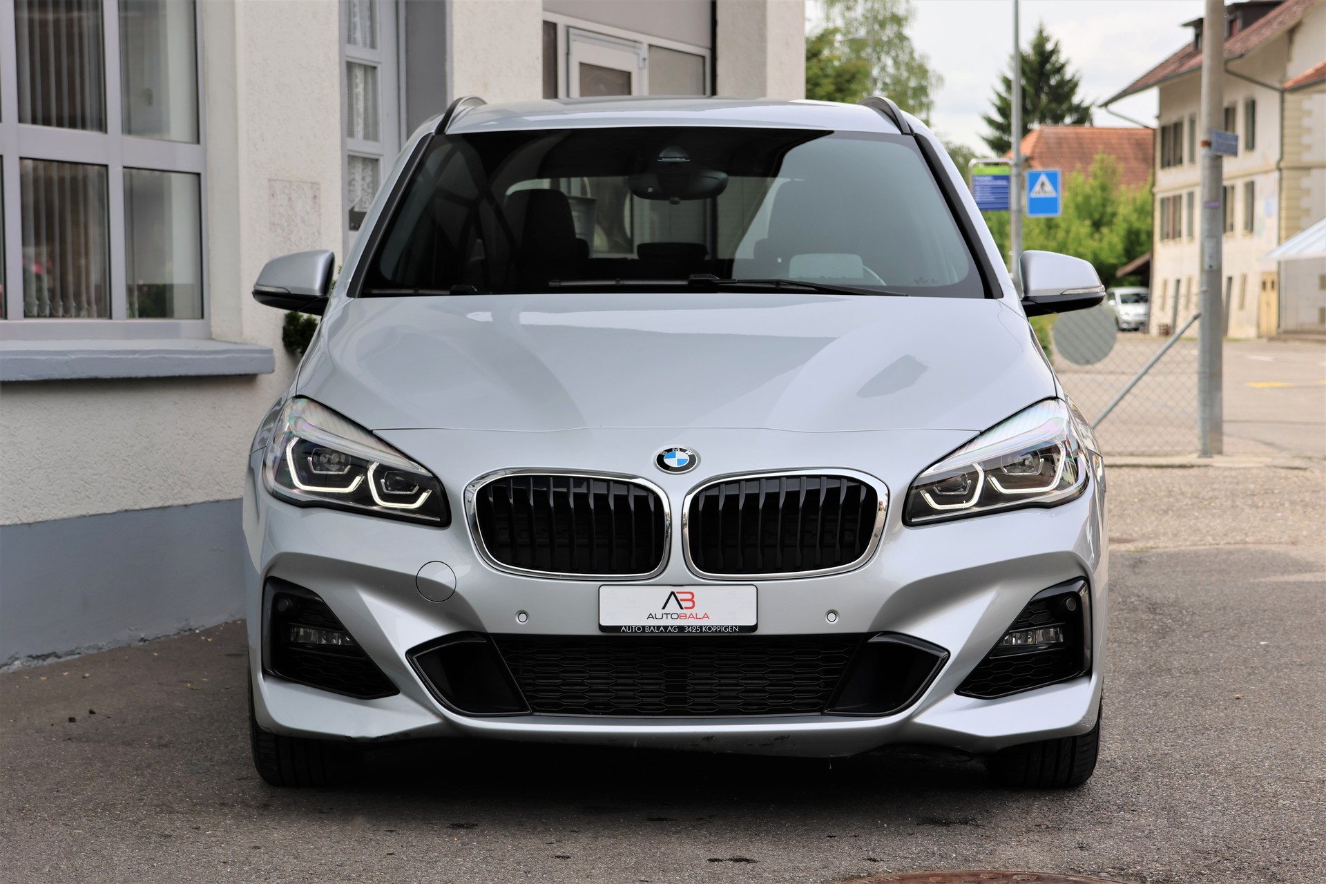 BMW 218d xDrive Active Tourer Steptronic M Sport (CH)-showroom-element-1