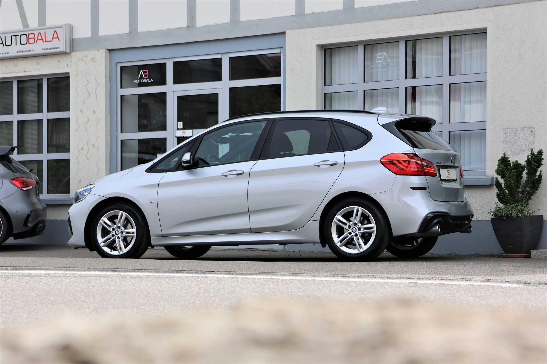 BMW 218d xDrive Active Tourer Steptronic M Sport (CH)-showroom-element-3