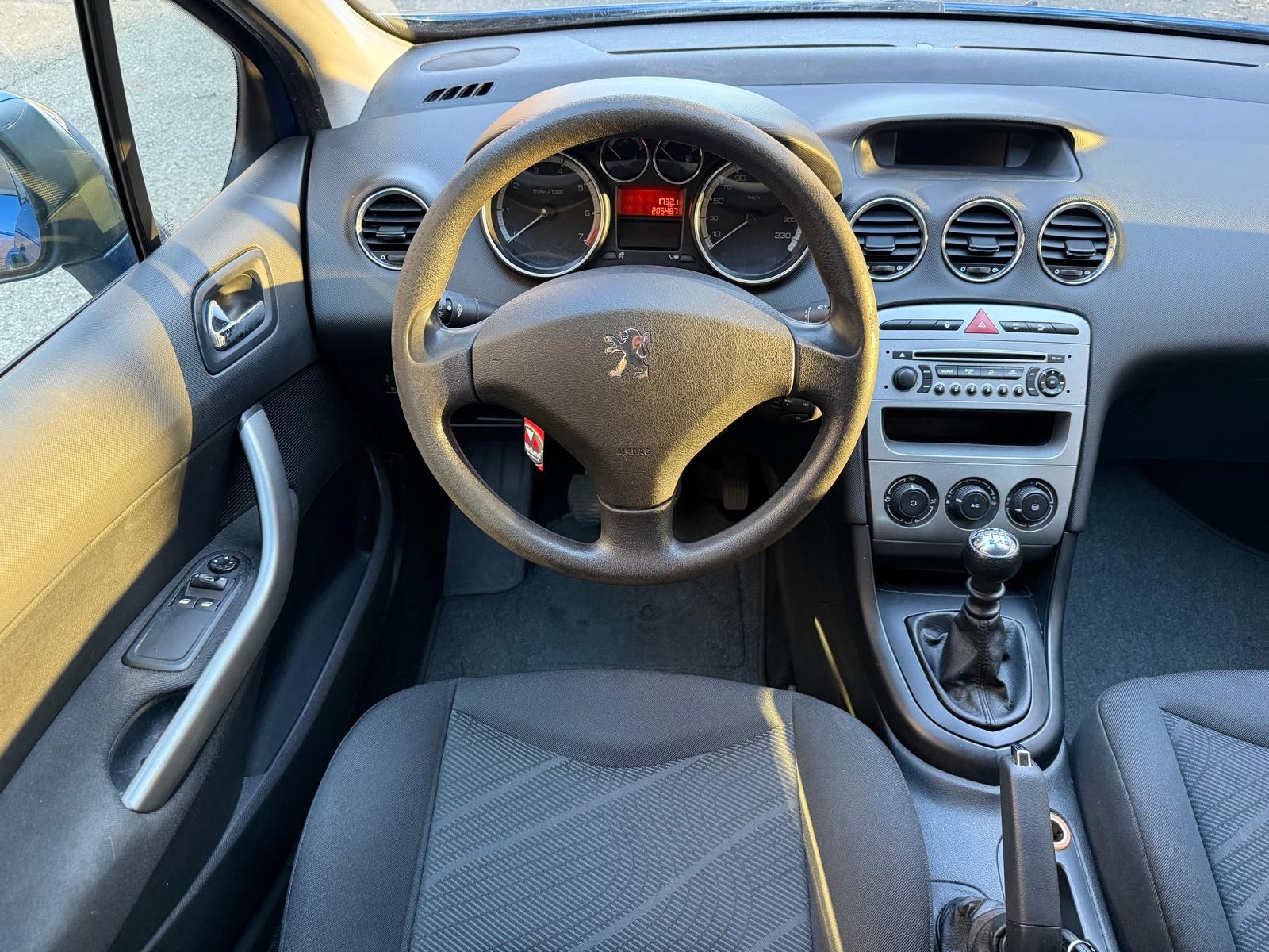 PEUGEOT 308 SW 1.6 16V Turbo Sport-image-8
