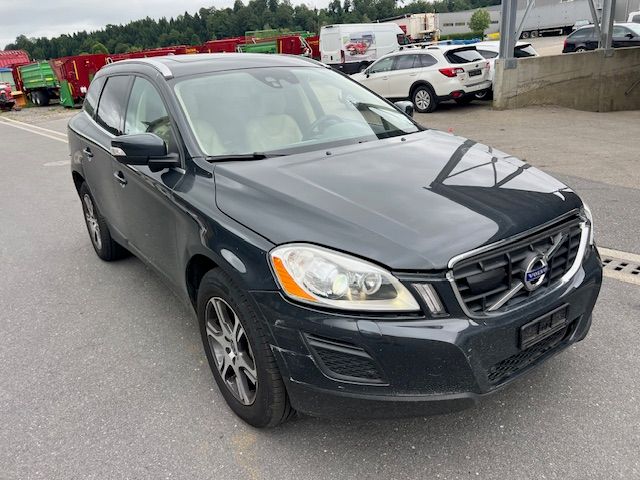 VOLVO XC60 D3 AWD Summum Geartronic-image-6