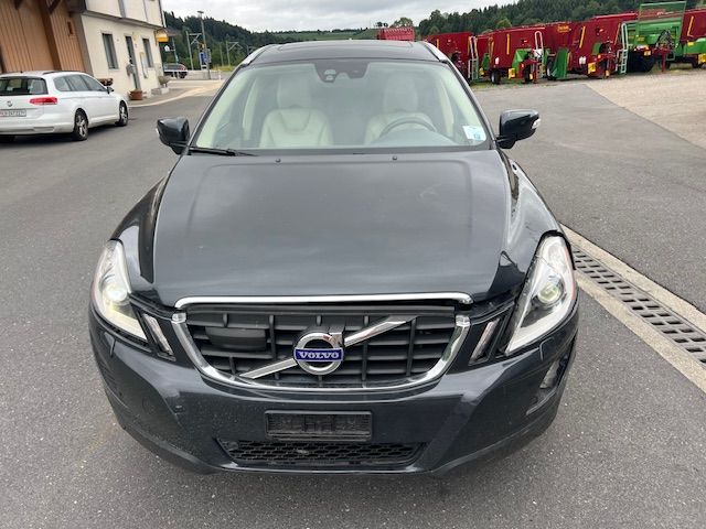 VOLVO XC60 D3 AWD Summum Geartronic-image-5