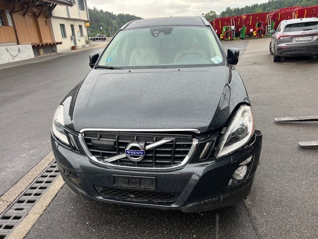 VOLVO XC60 D3 AWD Summum Geartronic-image-3