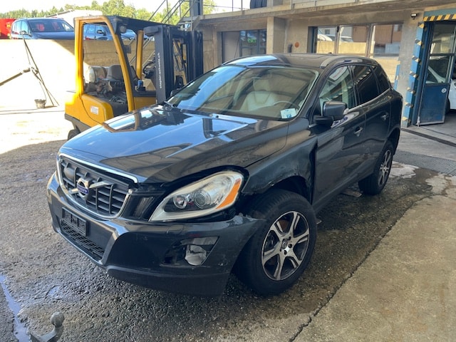 VOLVO XC60 D3 AWD Summum Geartronic-image-4