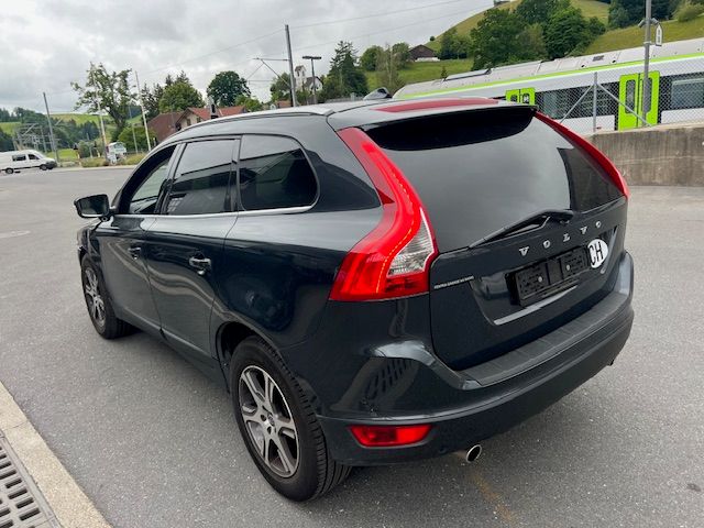 VOLVO XC60 D3 AWD Summum Geartronic-image-11