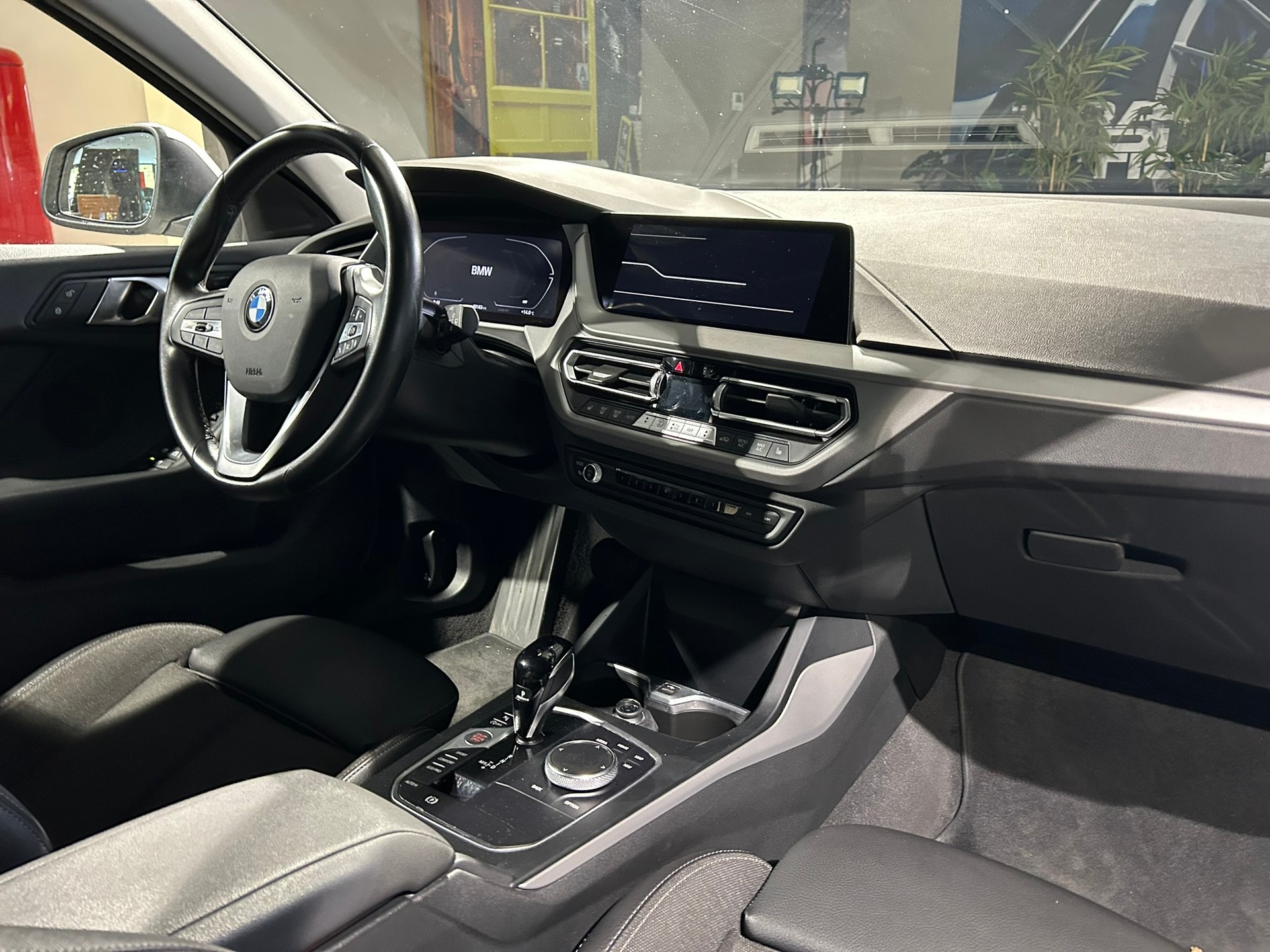 BMW 120i Steptronic-image-22