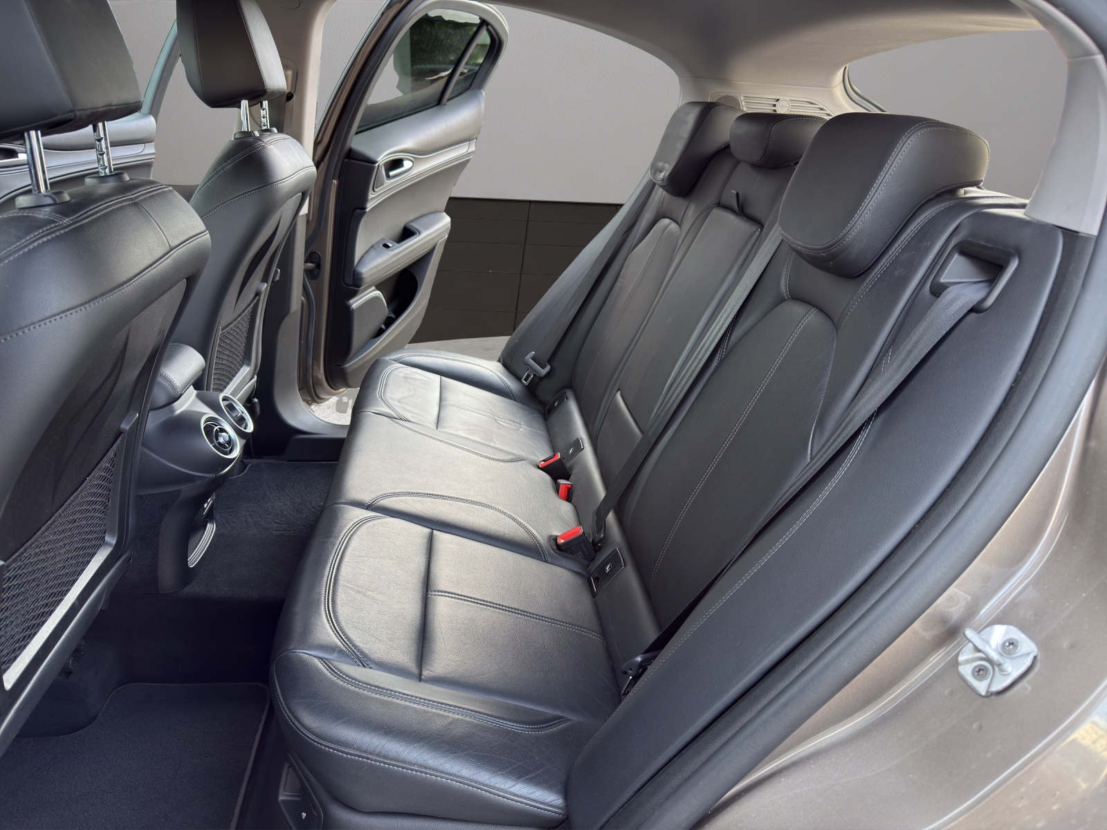 ALFA ROMEO Stelvio 2.0 First Edition Q4 Automatic-image-12