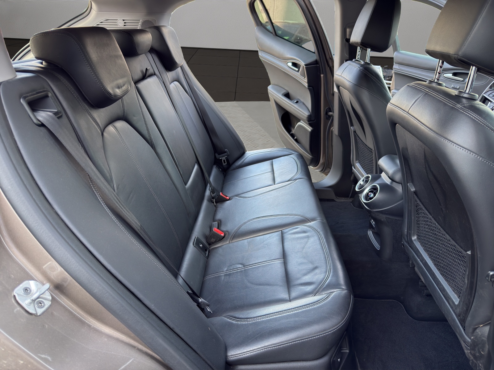 ALFA ROMEO Stelvio 2.0 First Edition Q4 Automatic-image-17
