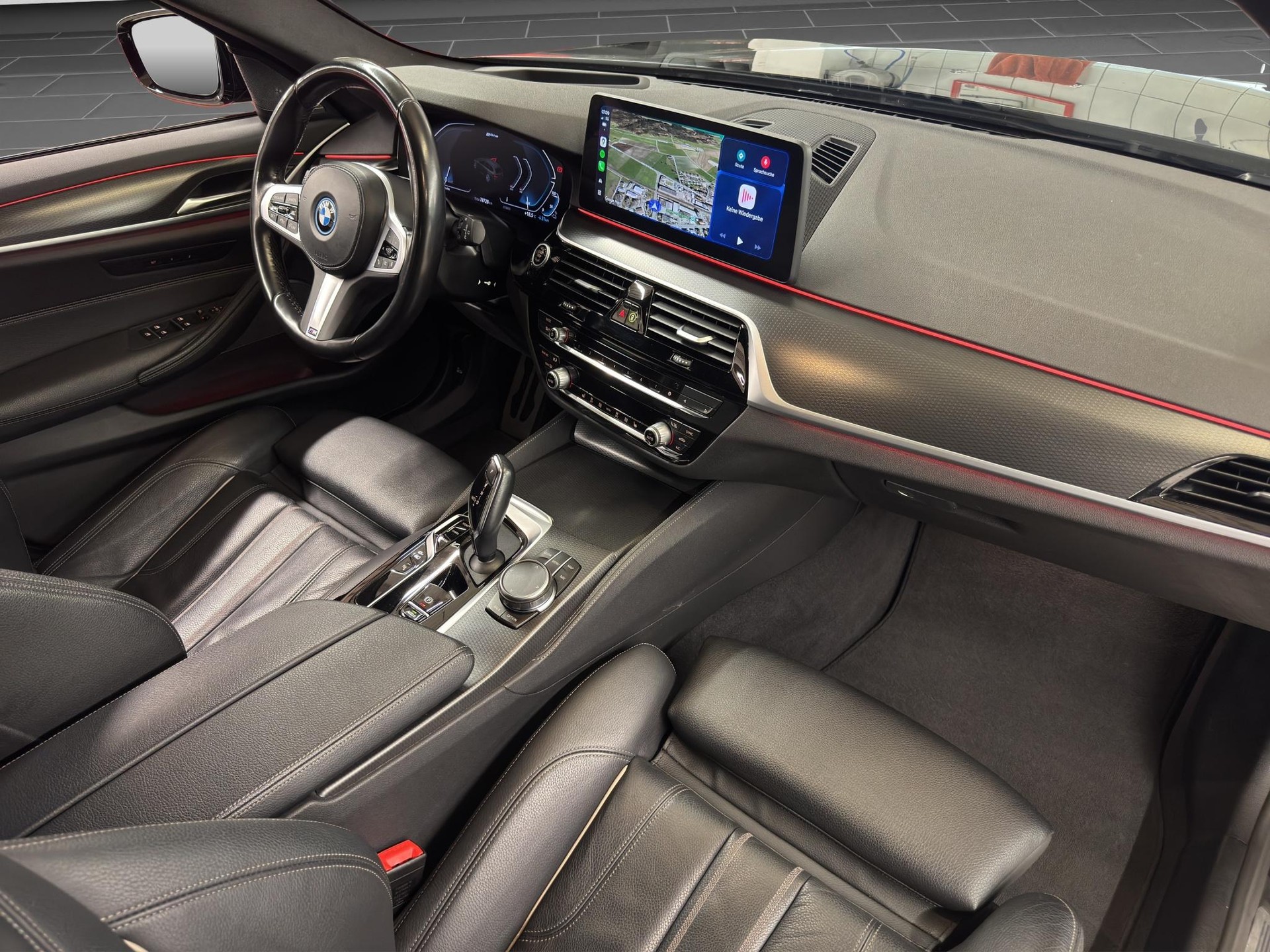 BMW 530e xDrive paddles-image-10