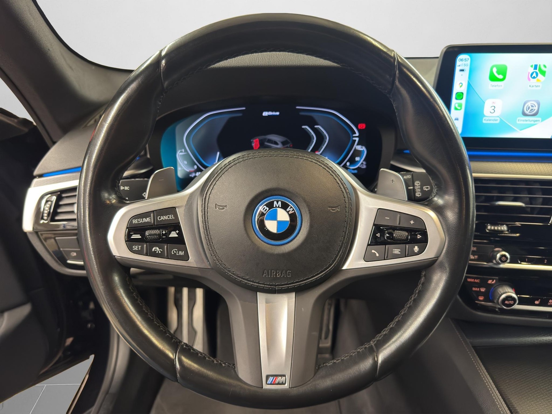 BMW 530e xDrive paddles-image-4