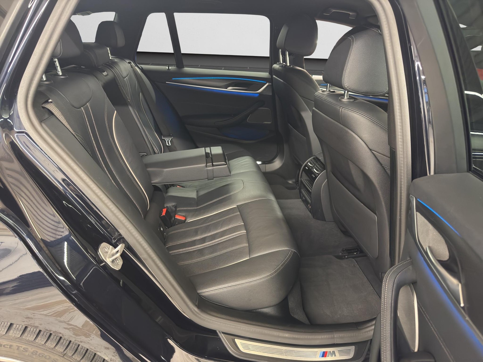 BMW 530e xDrive paddles-image-13