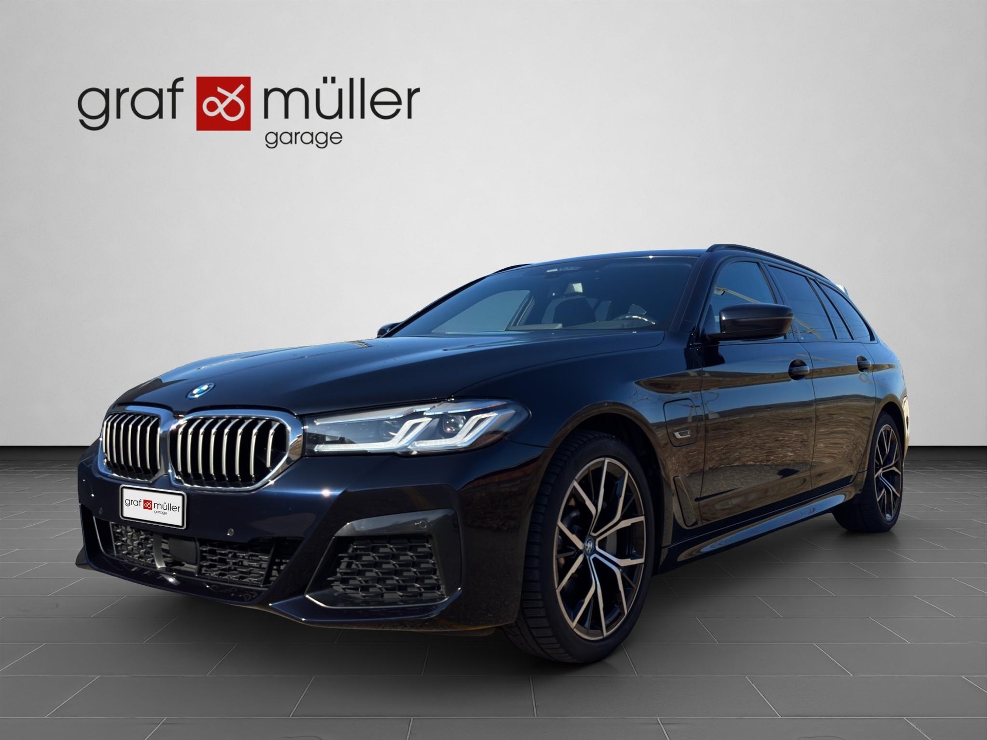 BMW 530e xDrive paddles