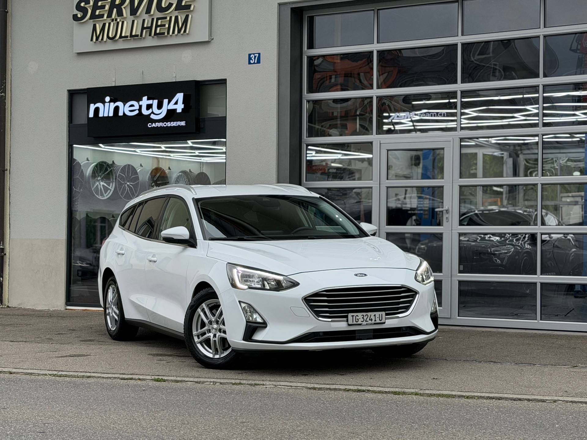 FORD Focus 1.5 TDCi AUTOMAT *GARANTIE*Frisch MFK + SERVICE* ASM-TEAM.ch