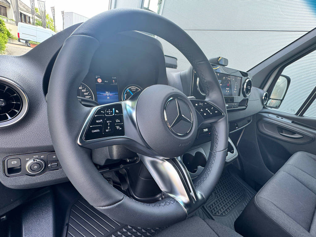MERCEDES-BENZ eSprinter 420 Kasten Pro Worker 3665 S 81 kWh-image-9