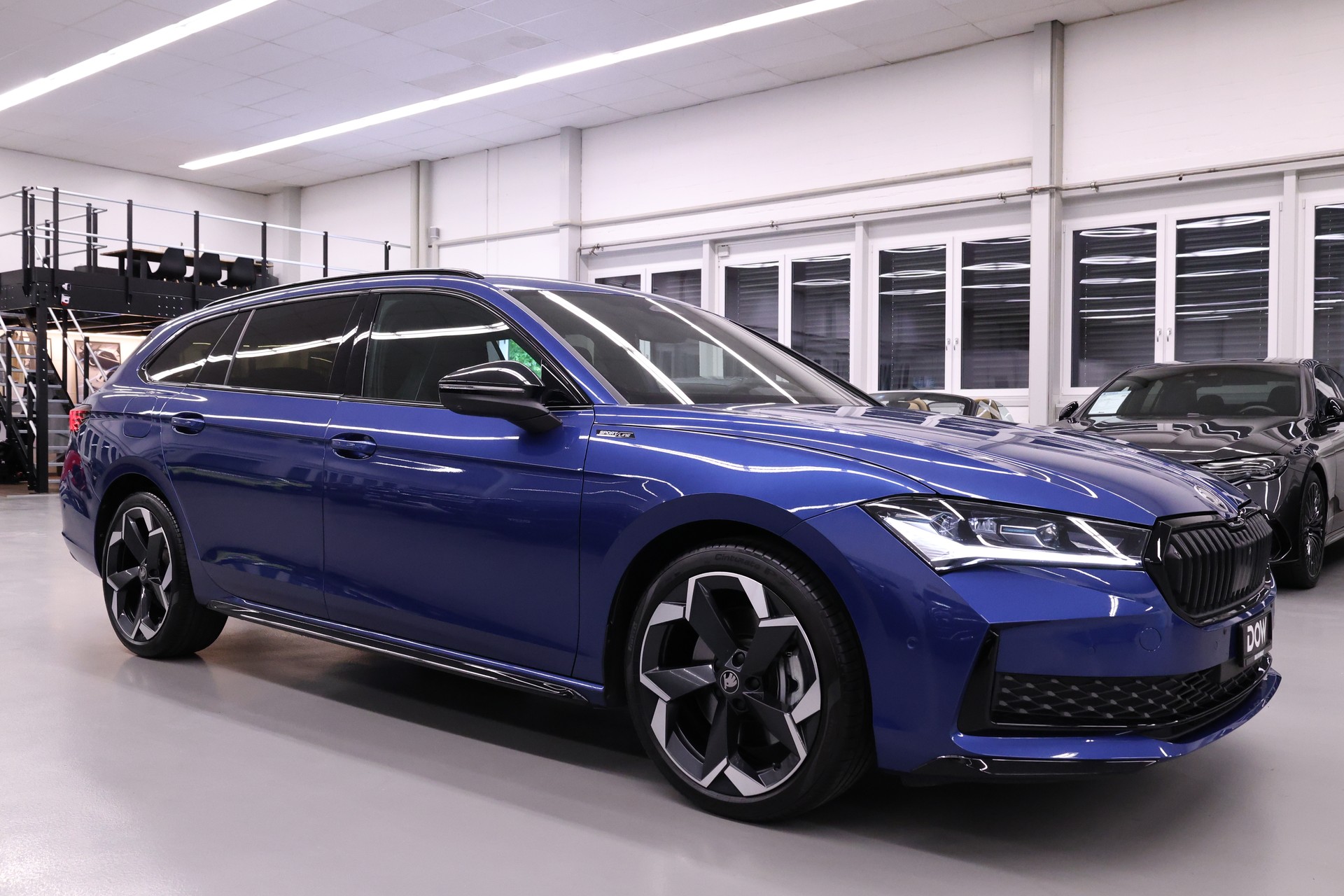 SKODA Superb Combi 2.0 TDI Sportline 4x4 DSG-showroom-element-3