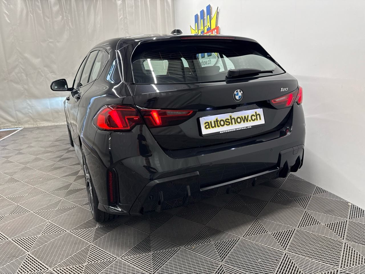 BMW 120 M Sport Steptronic-image-11