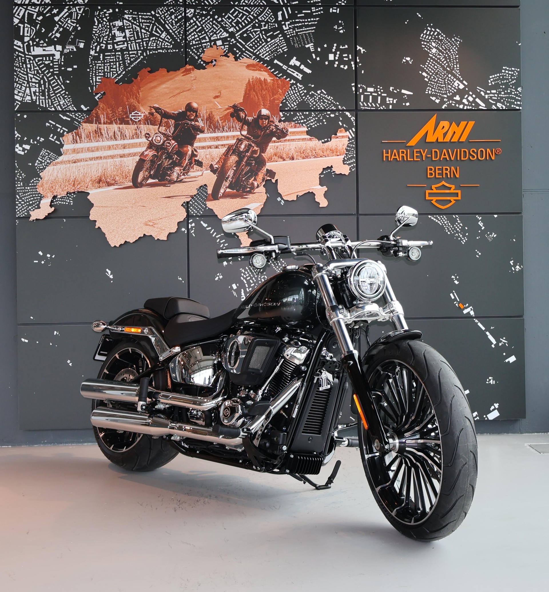 HARLEY-DAVIDSON FXBR Softail Breakout 117ci-image-1
