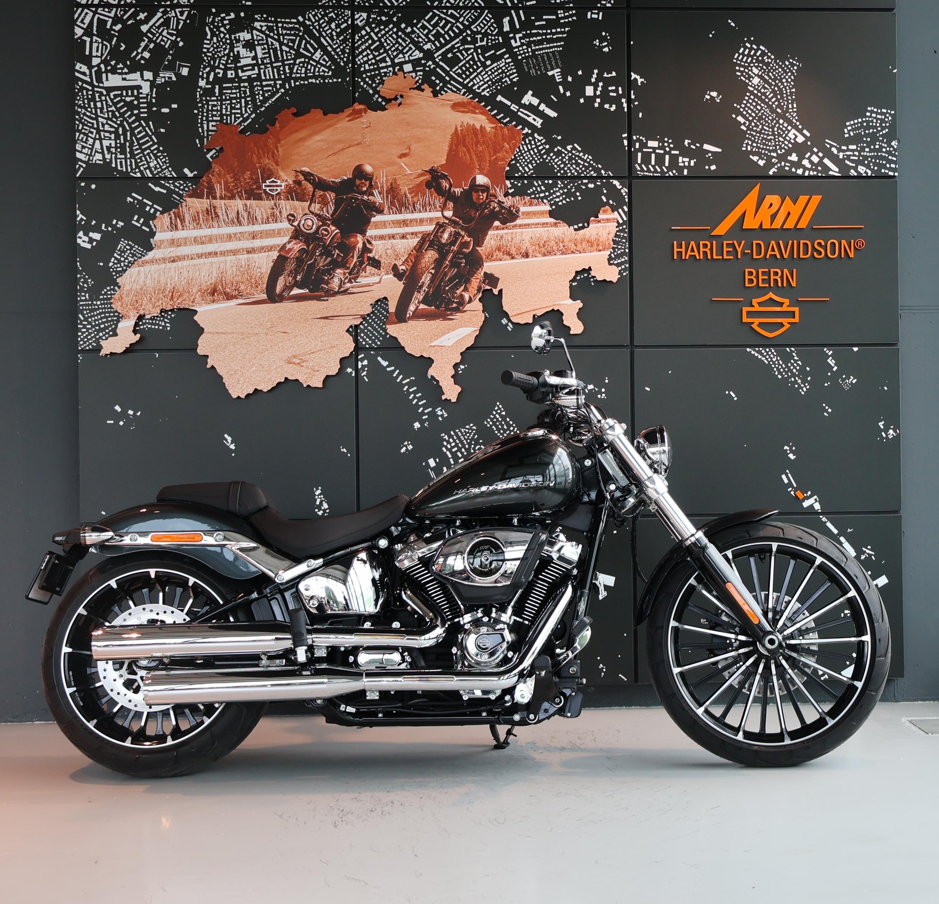 HARLEY-DAVIDSON FXBR Softail Breakout 117ci-image-0