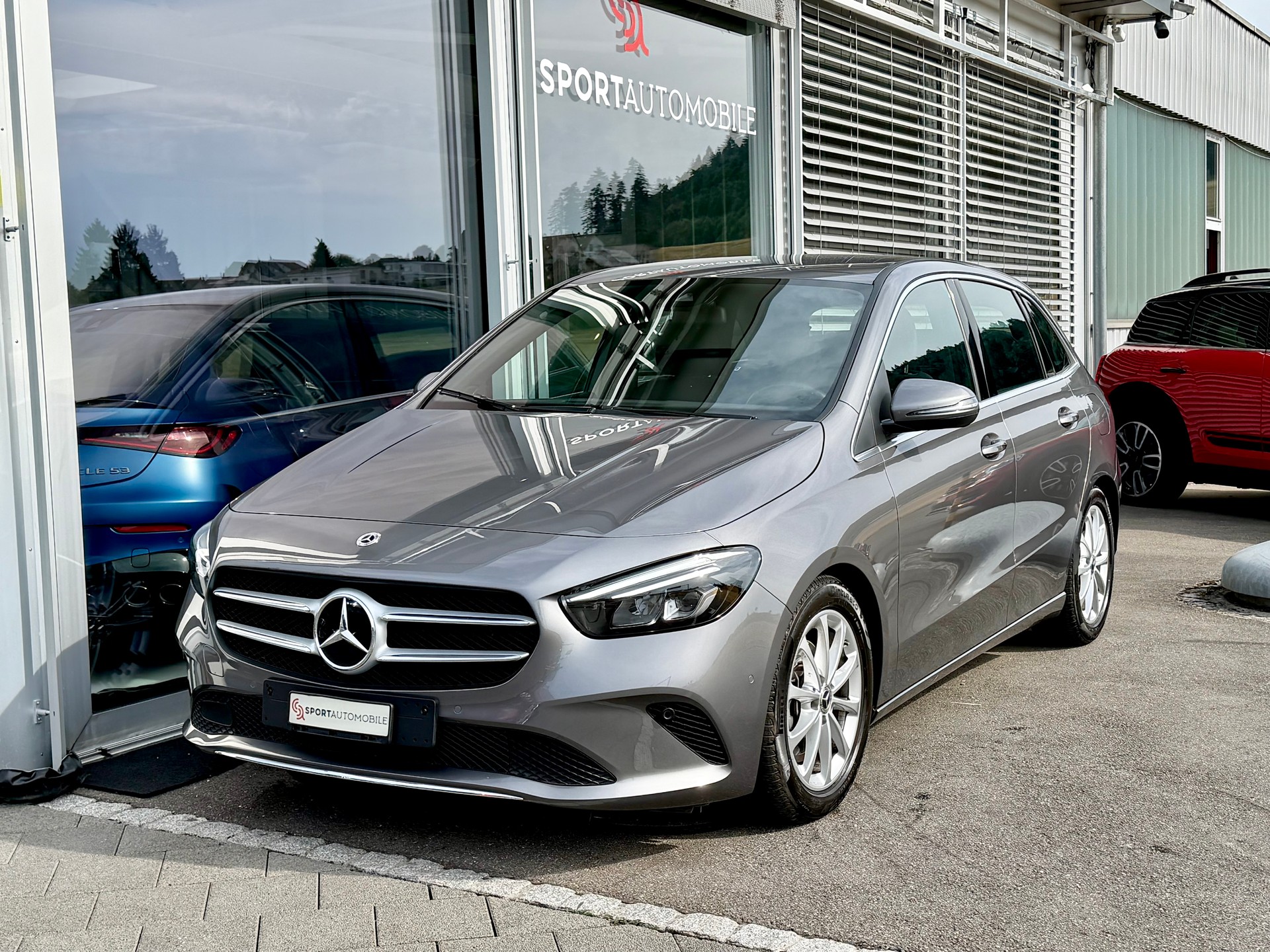 MERCEDES-BENZ B 200 Progressive 7G-DCT-showroom-element-1
