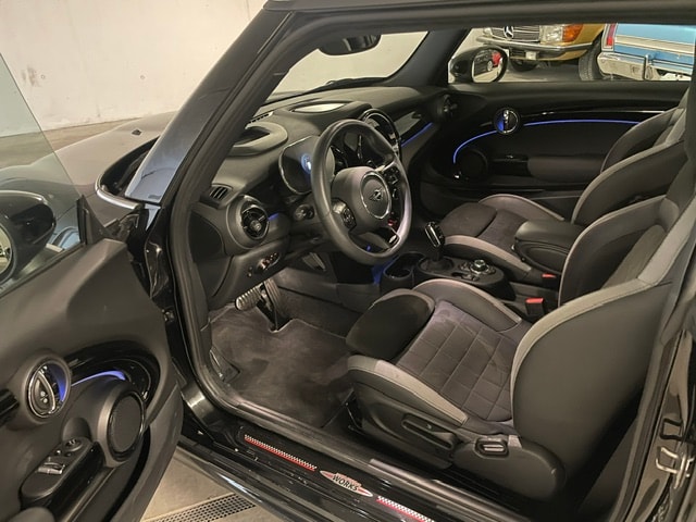MINI Cooper John Cooper Works Steptronic-image-4