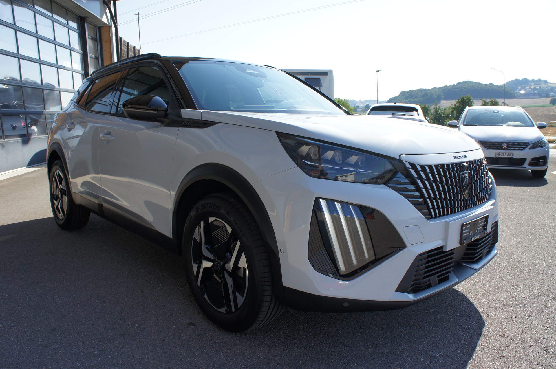 PEUGEOT 2008 1.2 145 MHEV GT-image-6