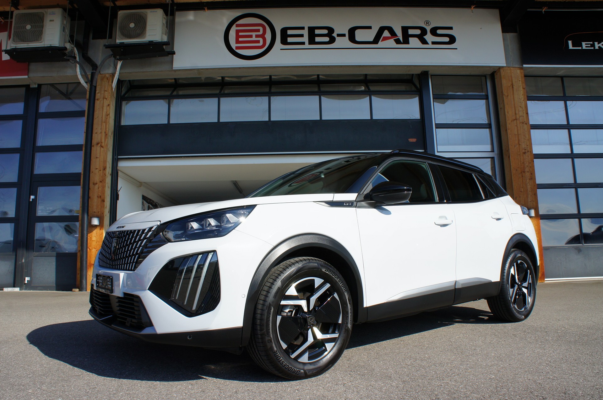 PEUGEOT 2008 1.2 145 MHEV GT