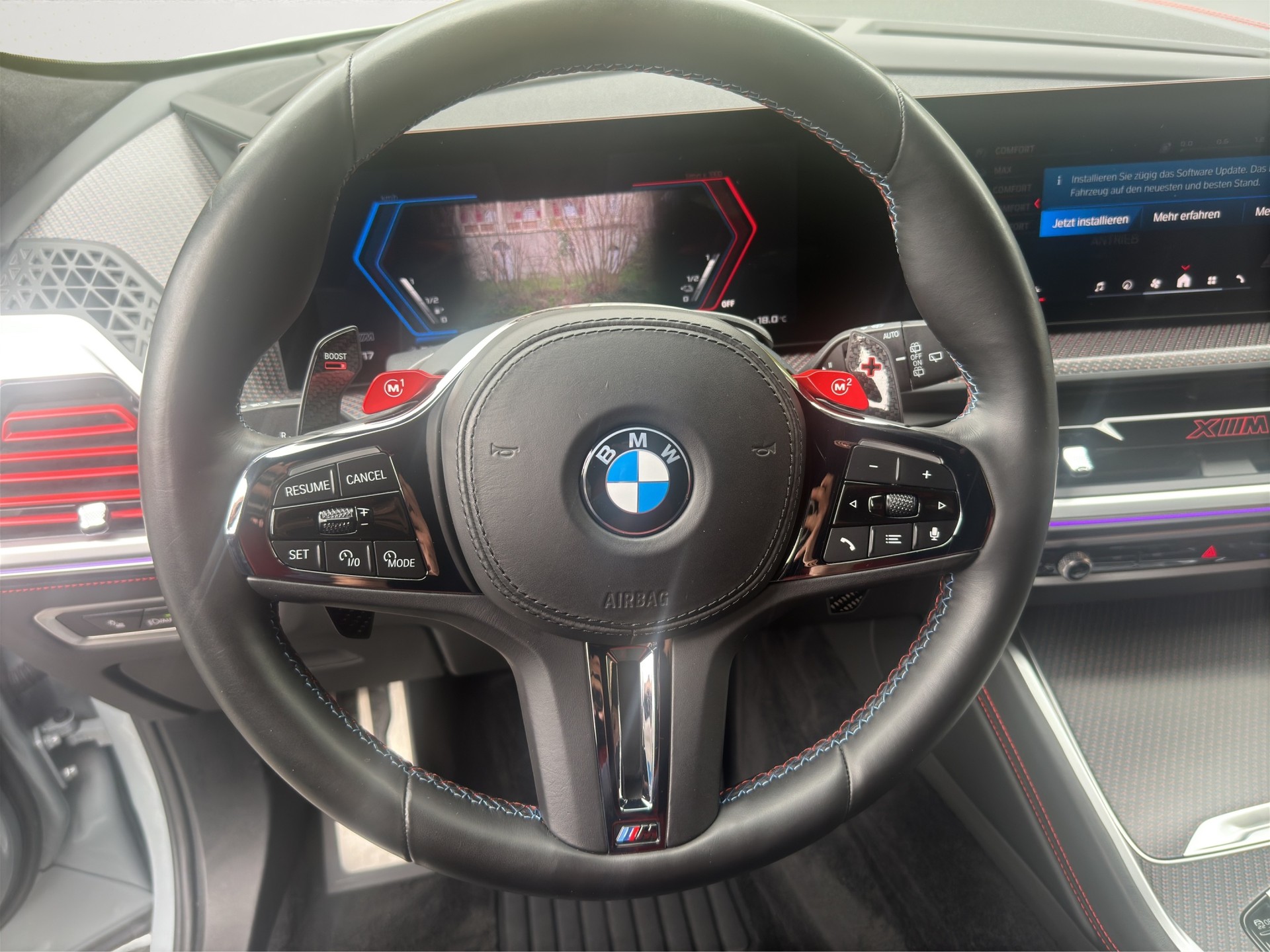 BMW XM xDrive PHEV Label (CH) INDIVIDUAL M Driver's Package-image-16