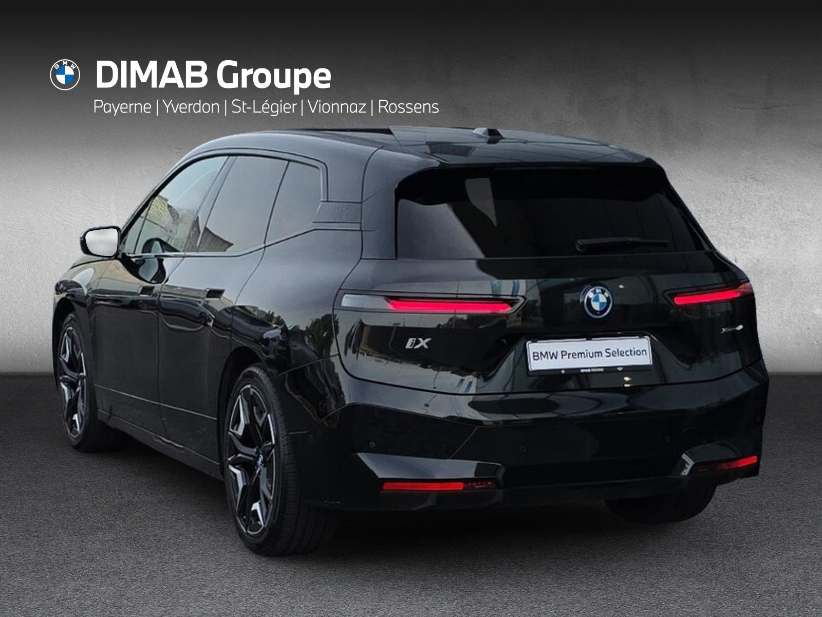 BMW iX xDrive40 M Sport i20 (CH) AHK 2.5T ** Action de Leasing à 0.9% **-showroom-element-3