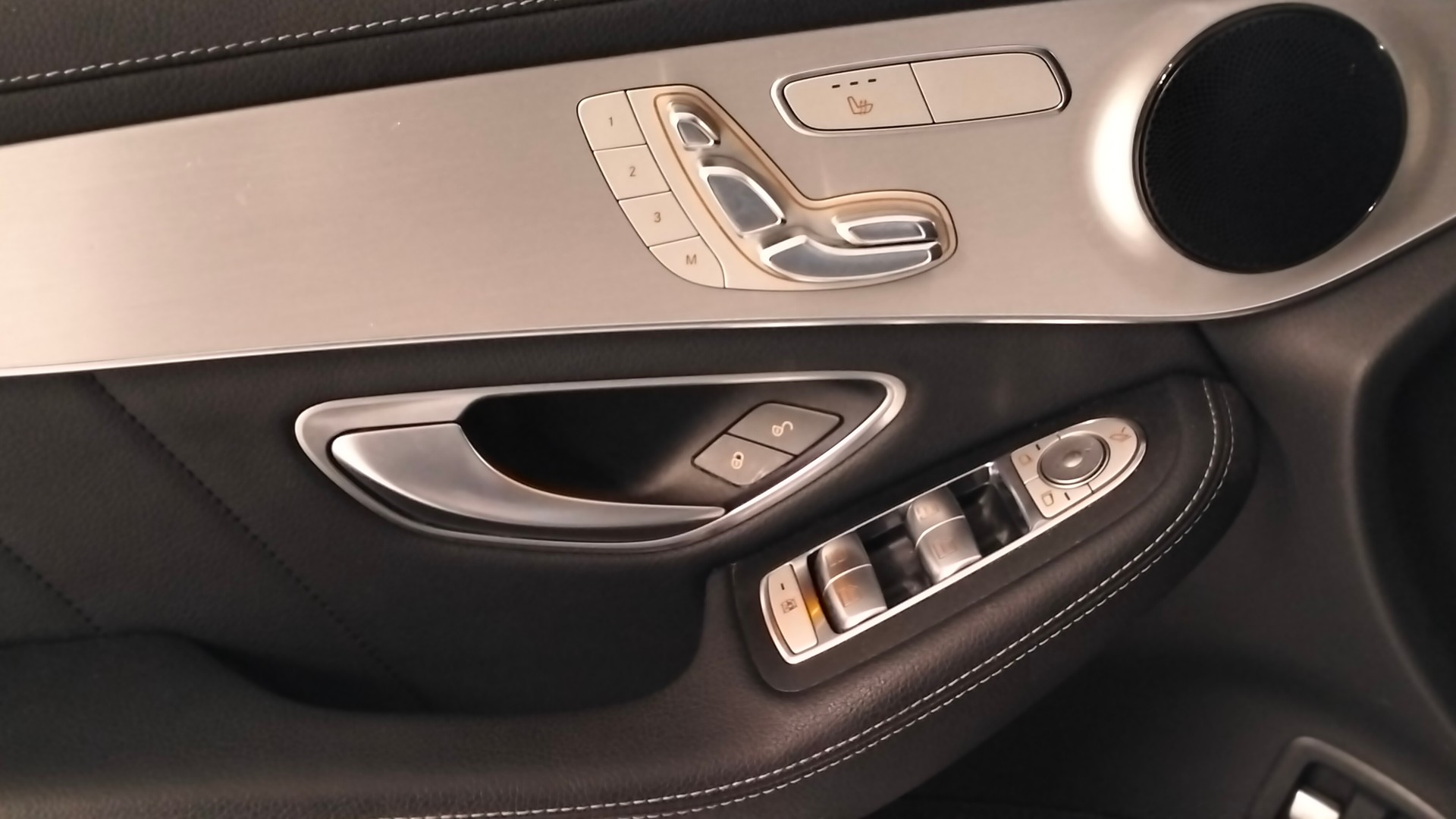 MERCEDES-BENZ GLC 350 d AMG Line 4m-image-5