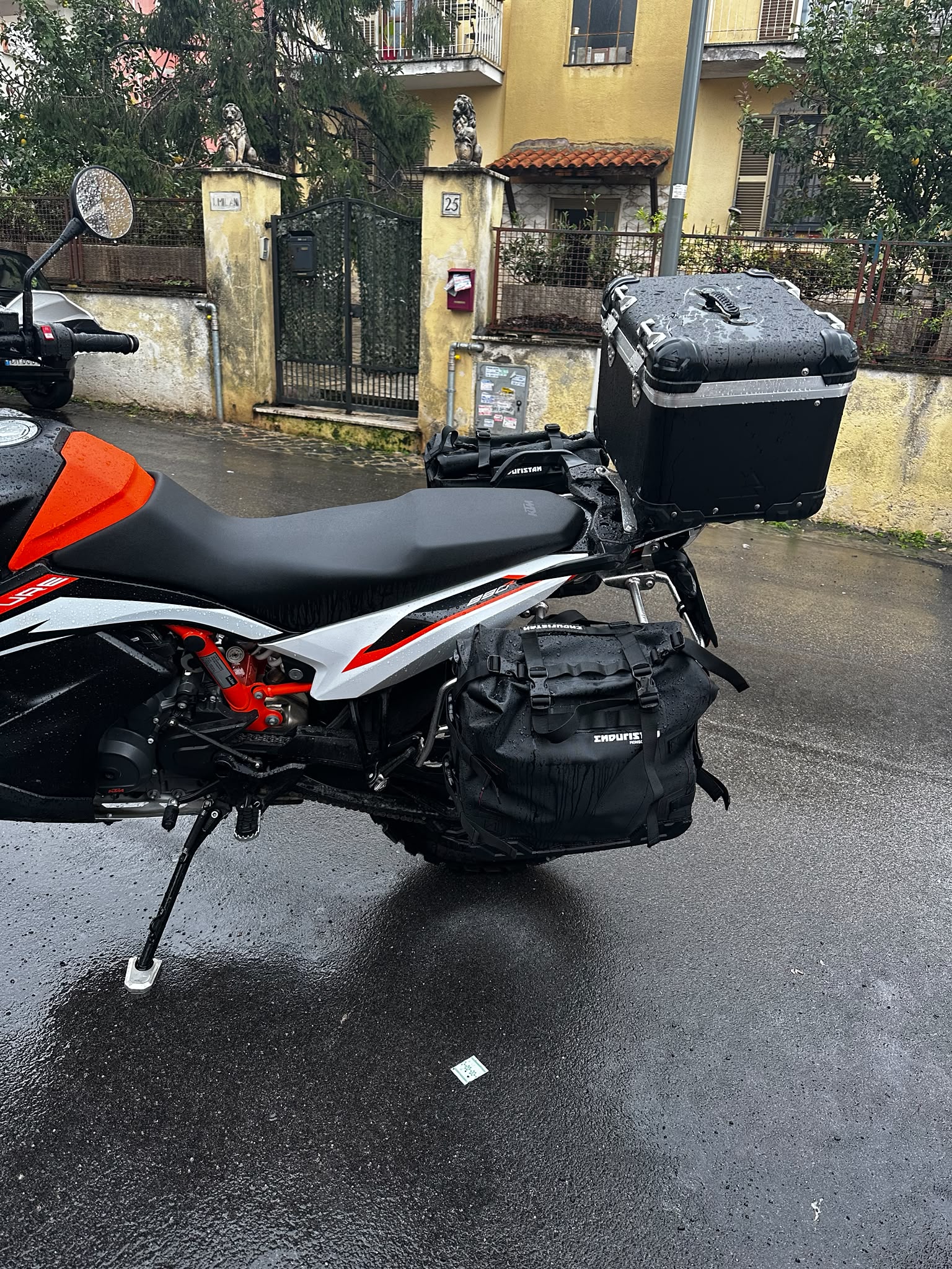 KTM 890 Adventure R-image-2