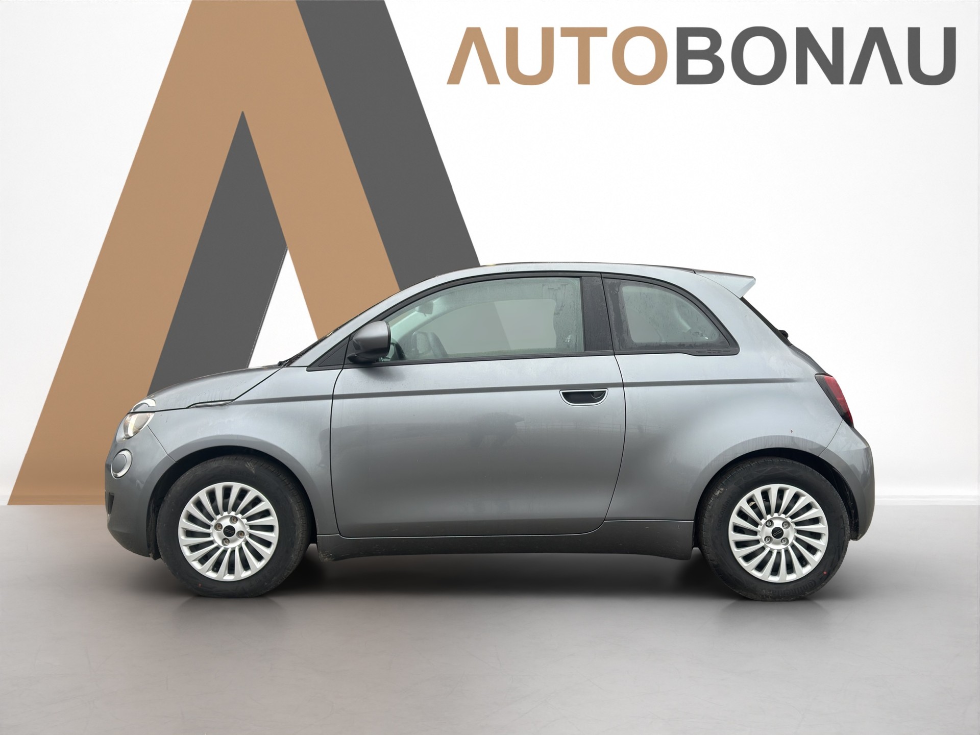 FIAT 500 Action-showroom-element-1