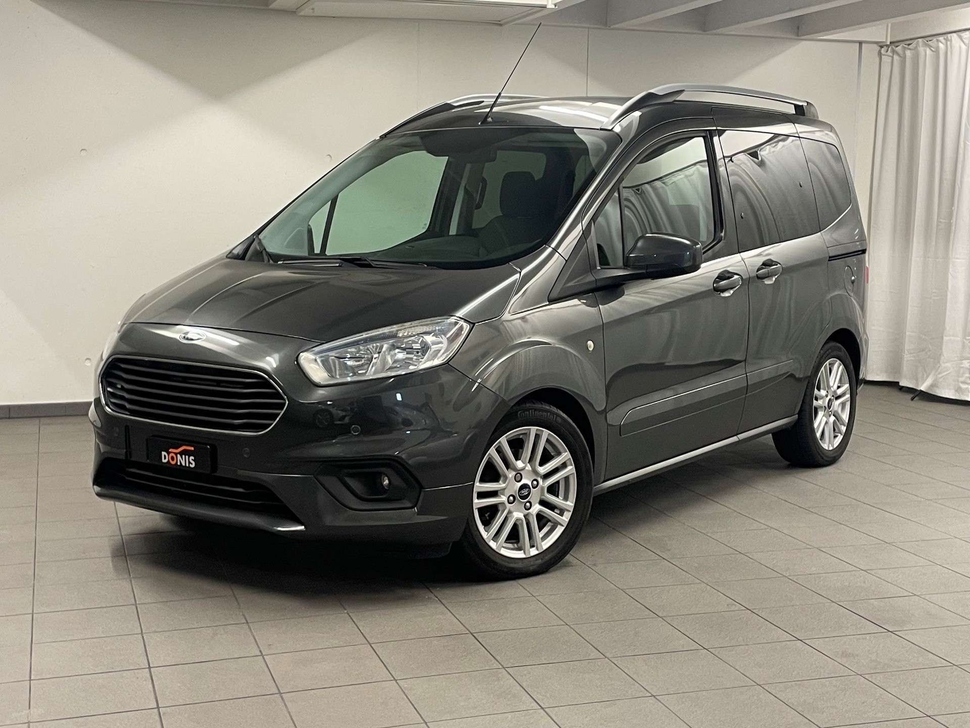 FORD Tourneo Courier 1.0 SCTi Titanium