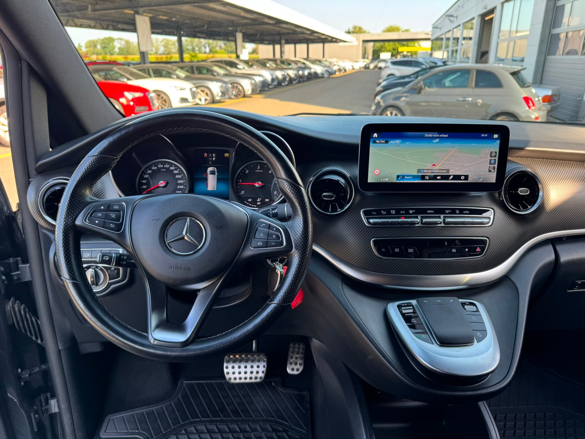 MERCEDES-BENZ V 300 d lang Avantgarde 4Matic 9G-Tronic-image-9