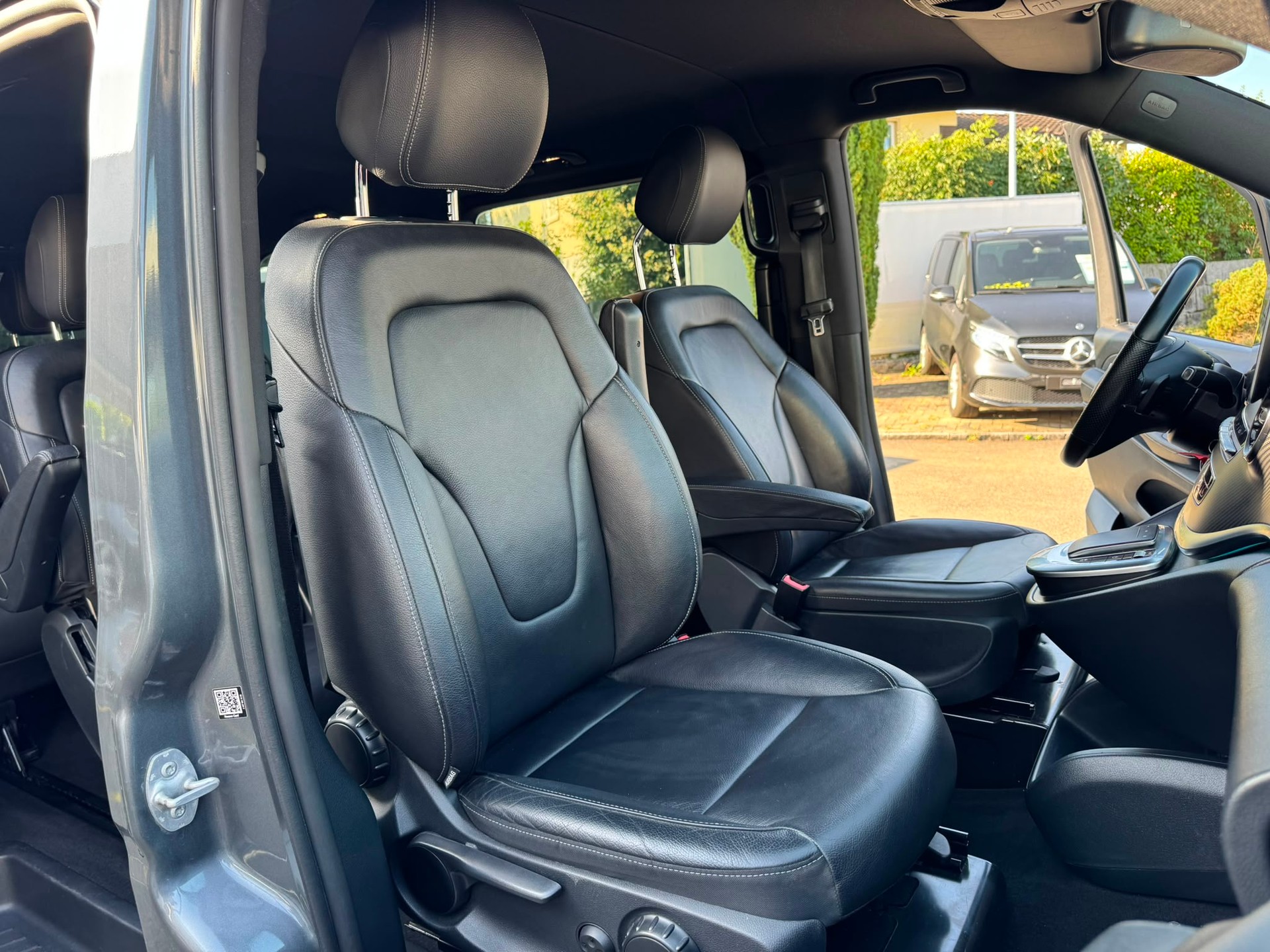 MERCEDES-BENZ V 300 d lang Avantgarde 4Matic 9G-Tronic-image-13