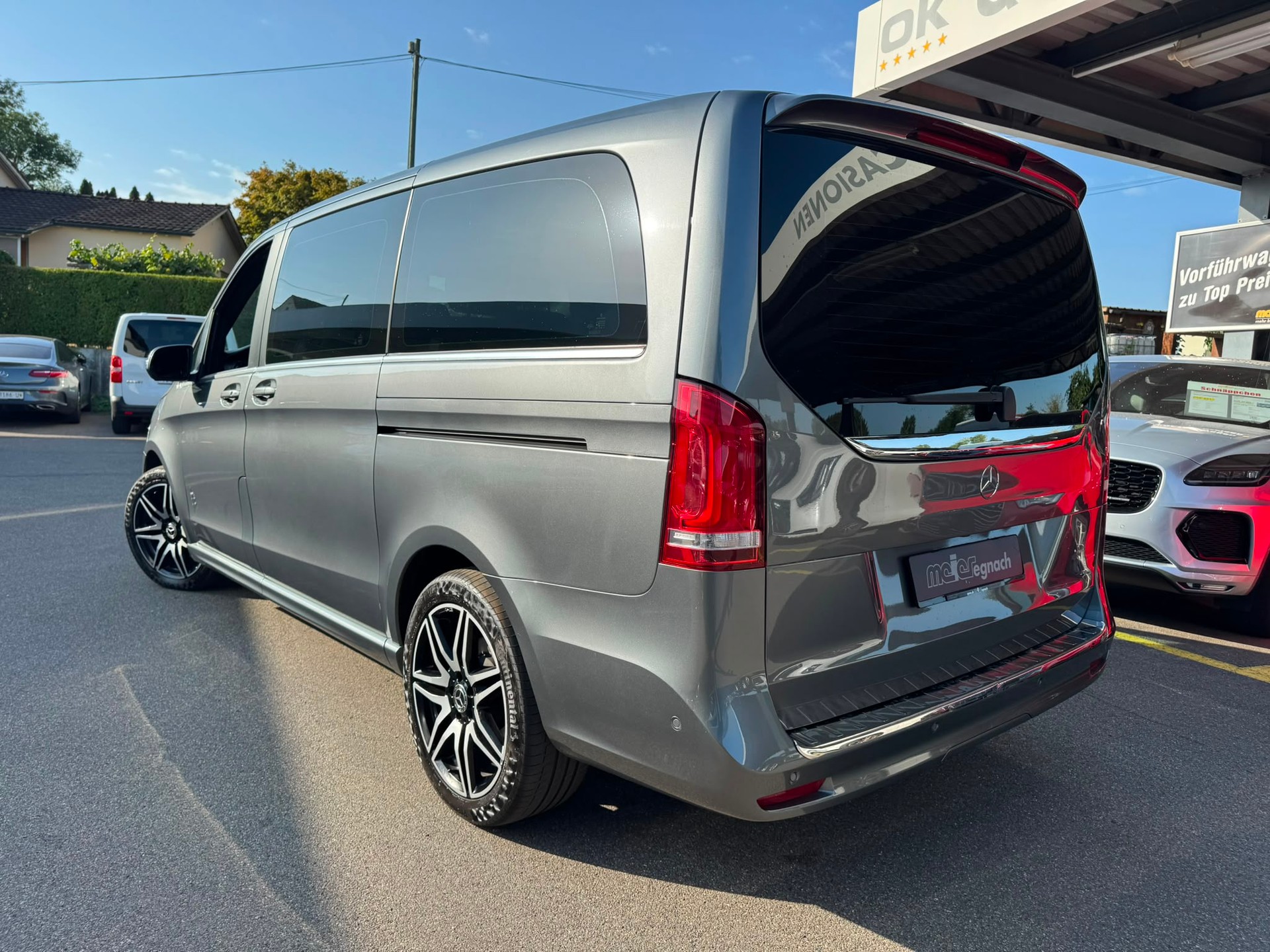 MERCEDES-BENZ V 300 d lang Avantgarde 4Matic 9G-Tronic-image-4