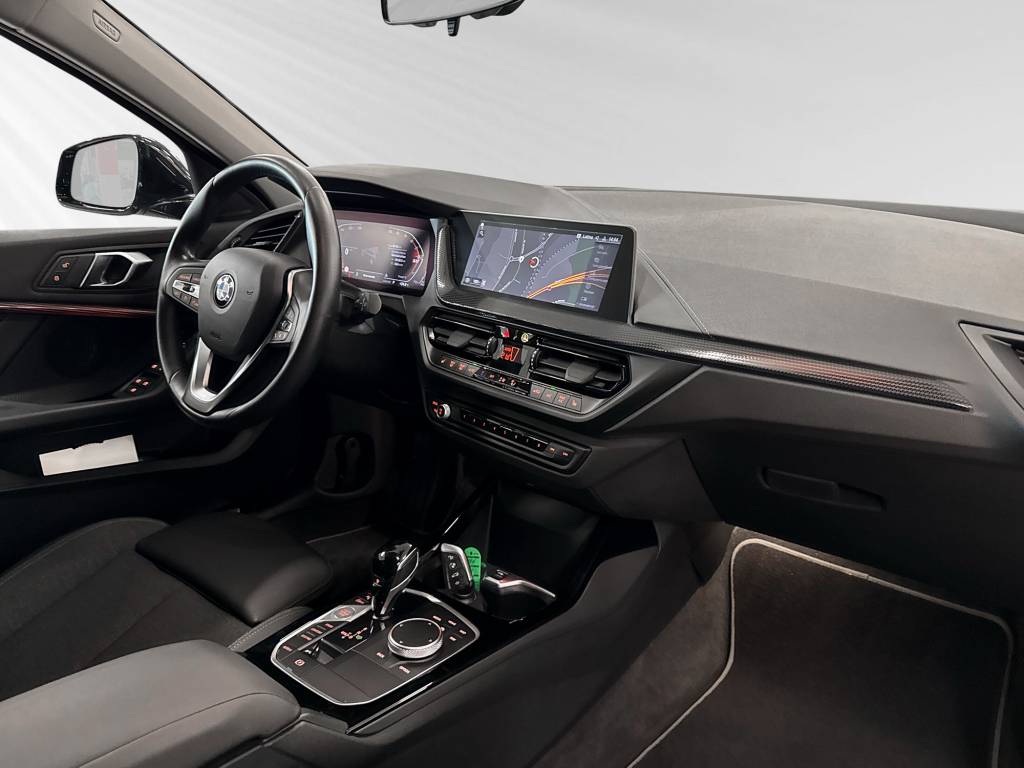 BMW 118d Steptronic Sport Line-image-5